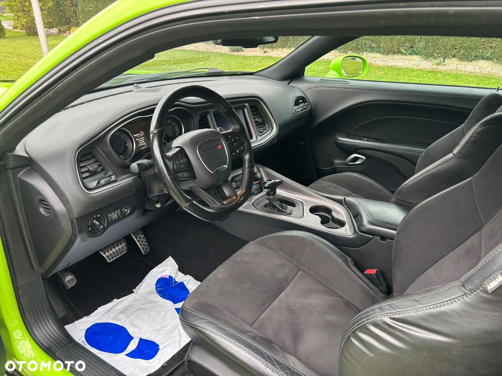 Dodge Challenger 5.7 R/T - 12