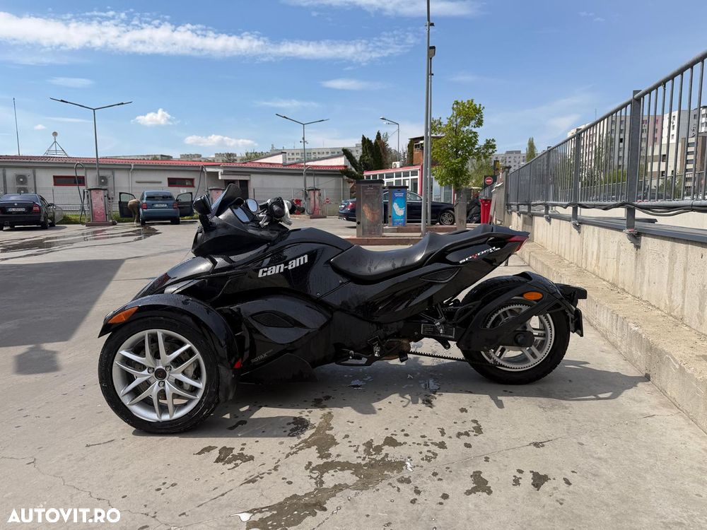Can-Am Spyder - 3