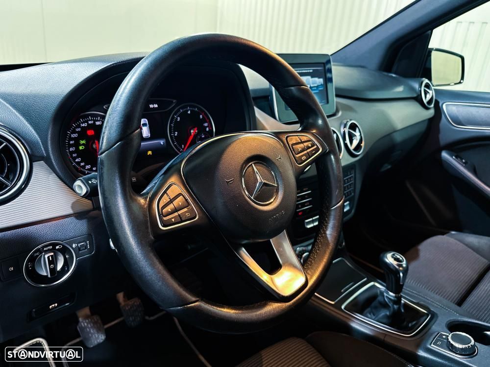 Mercedes-Benz B 180 d Urban - 19
