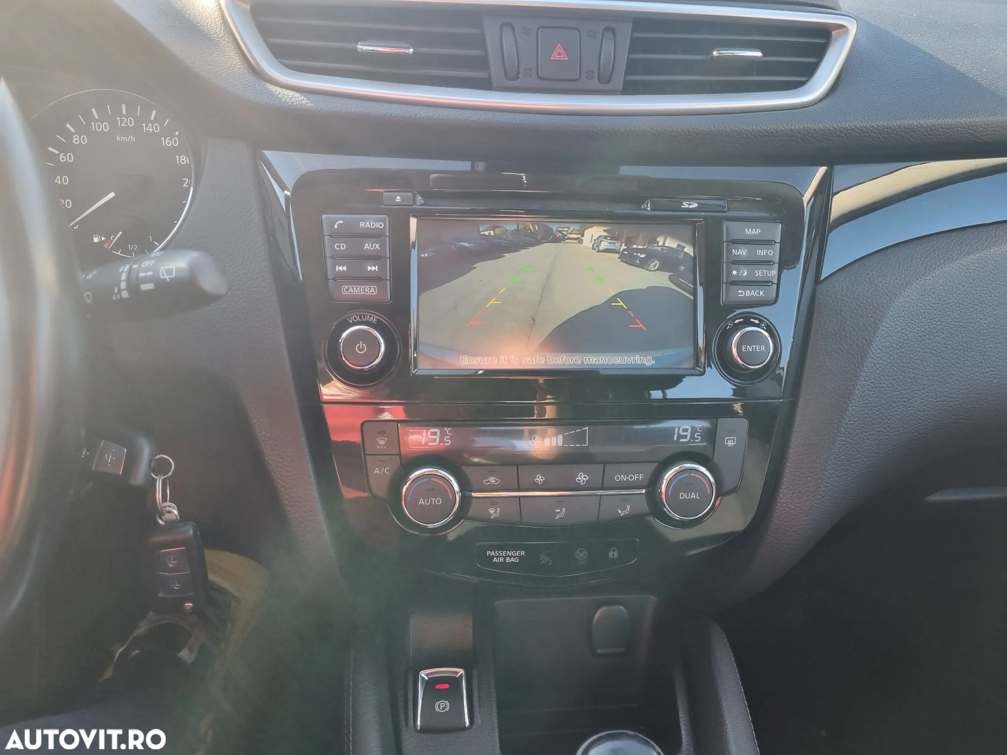Nissan Qashqai 1.6 DCI Xtronic TEKNA - 9