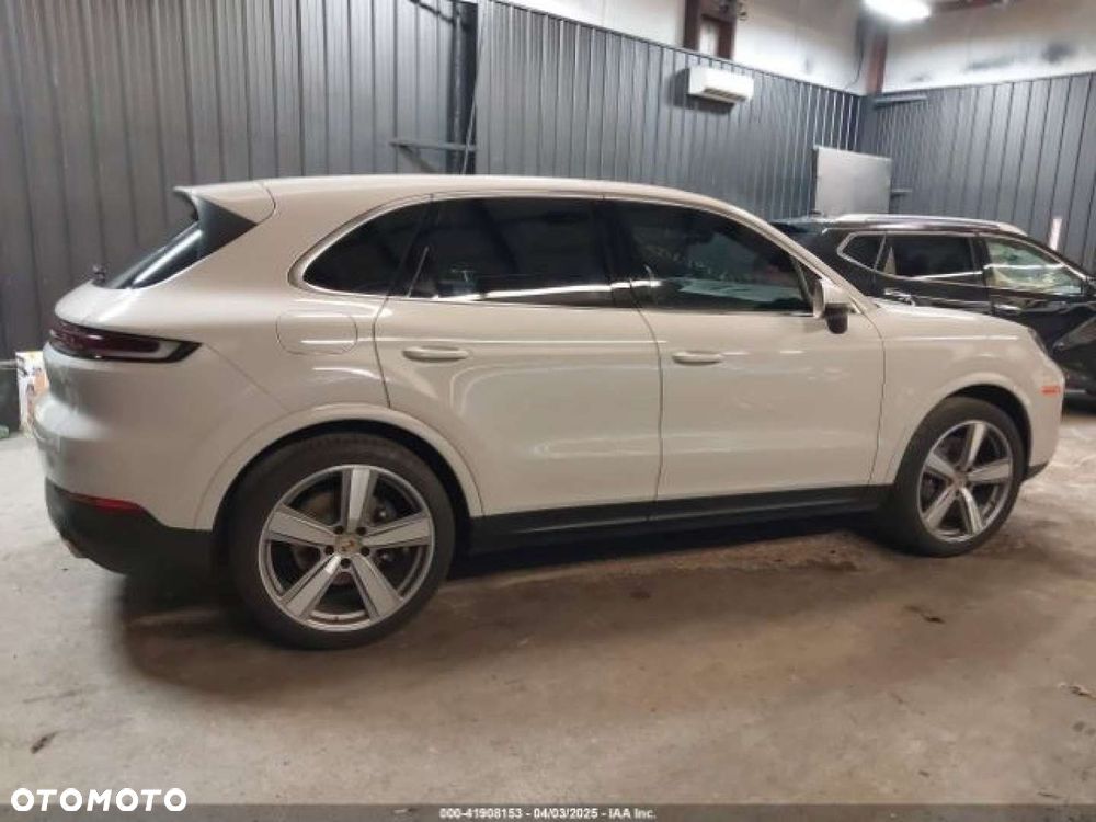 Porsche Cayenne - 4