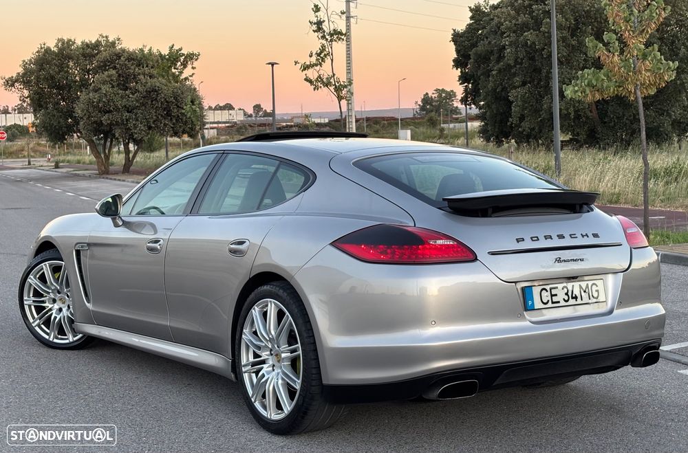 Porsche Panamera 3.0 V6 - 8