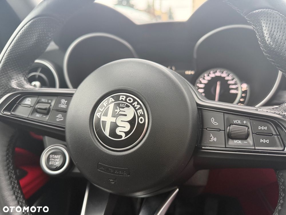 Alfa Romeo Stelvio 2.0 Turbo Executive Q4 - 12