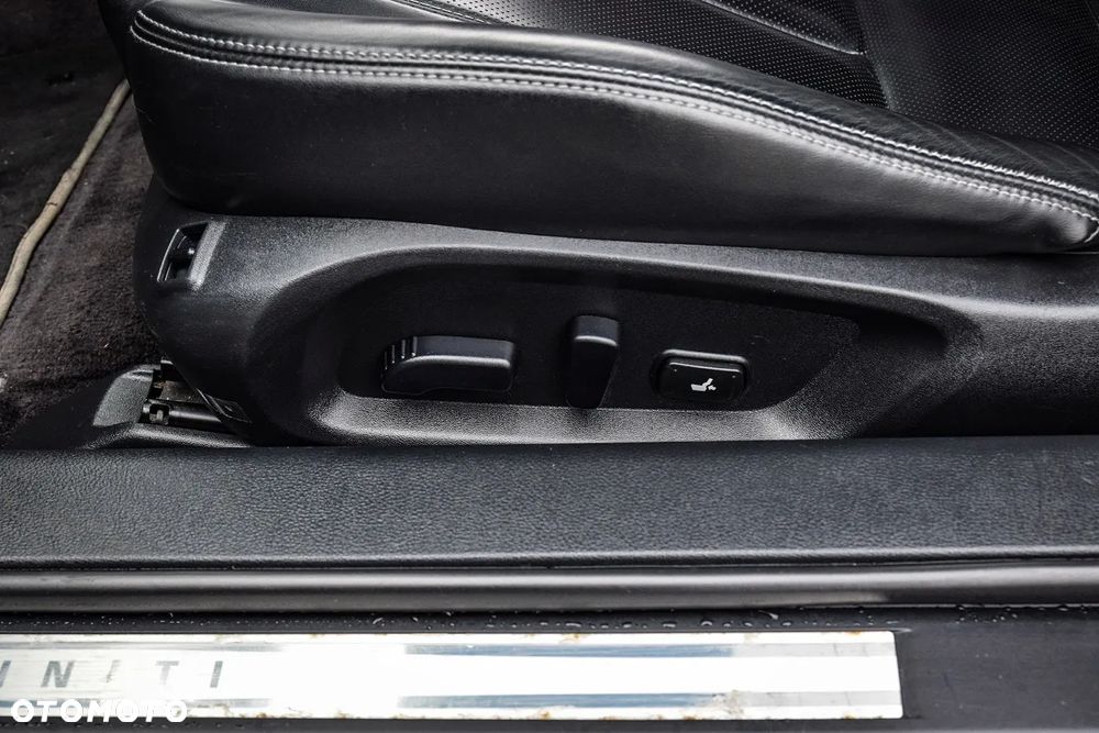 Infiniti Q60 - 39