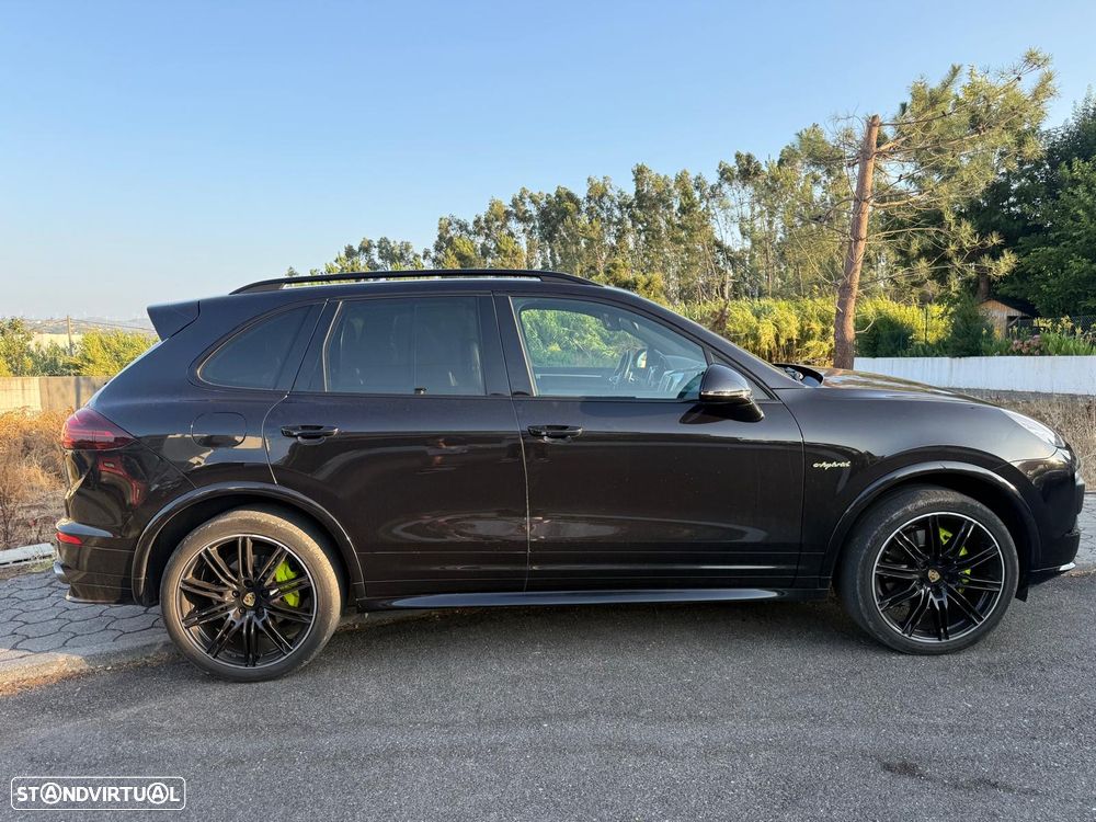 Porsche Cayenne - 4