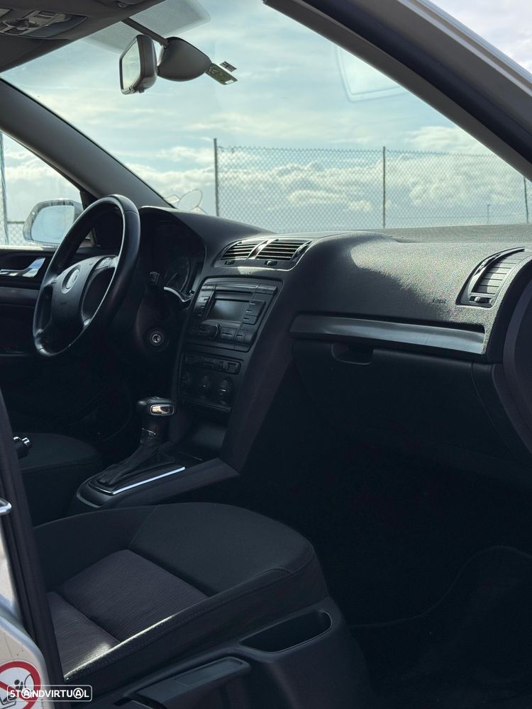 Skoda Octavia Break 2.0 TDI DPF DSG FAMILY - 12