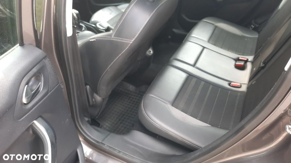 Peugeot 2008 1.6 BlueHDi Allure - 17