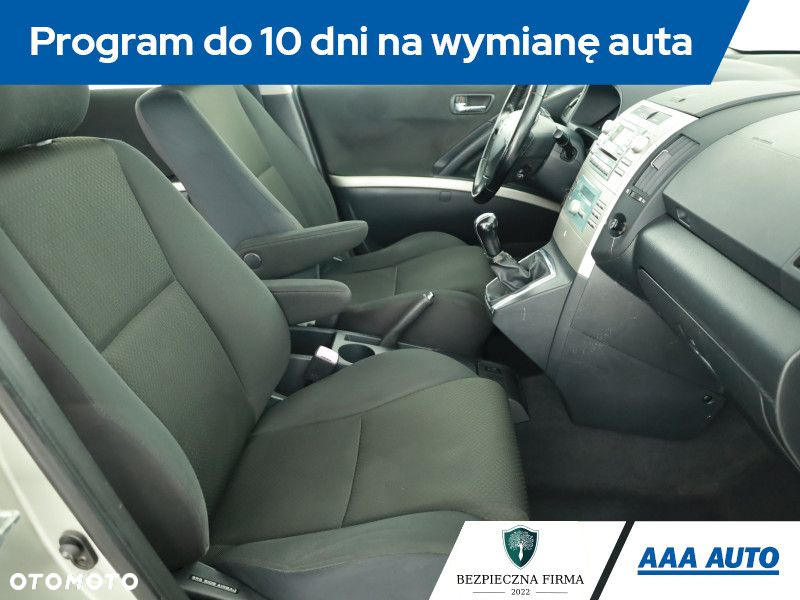 Toyota Corolla Verso - 8