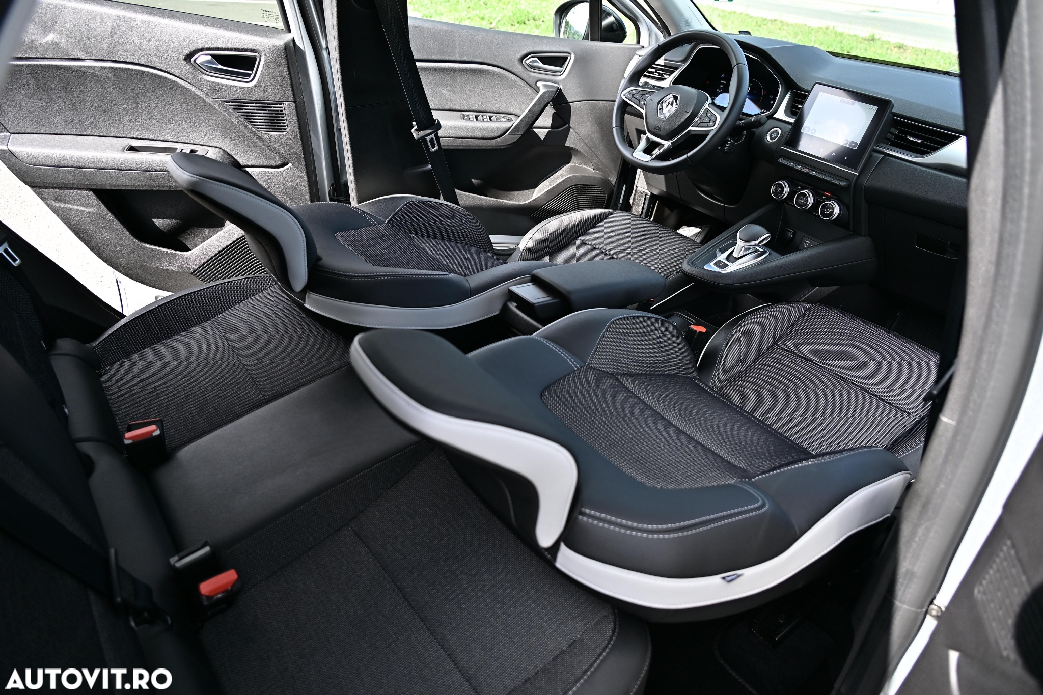 Renault Captur E-Tech PHEV 160 Techno - 19