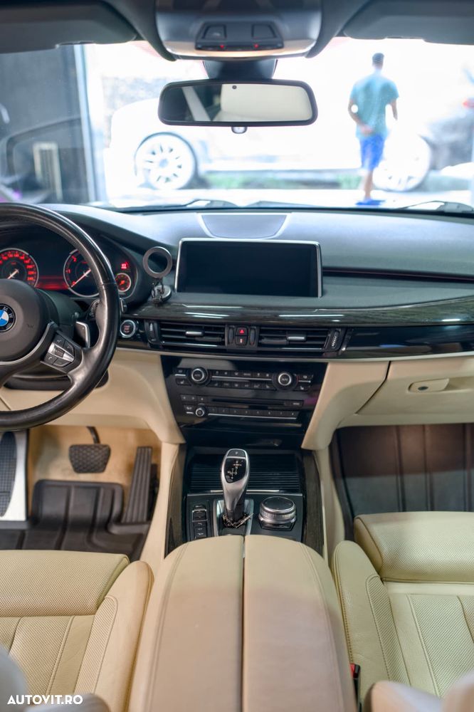 BMW X5 xDrive30d - 16