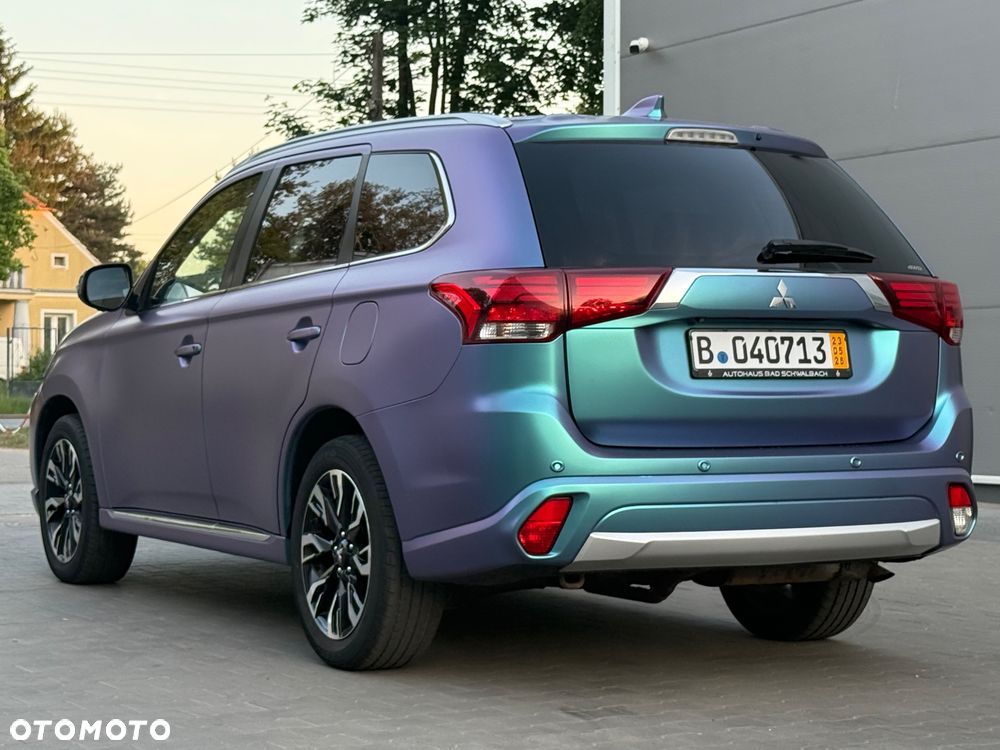 Mitsubishi Outlander 2.0 4WD Top - 3