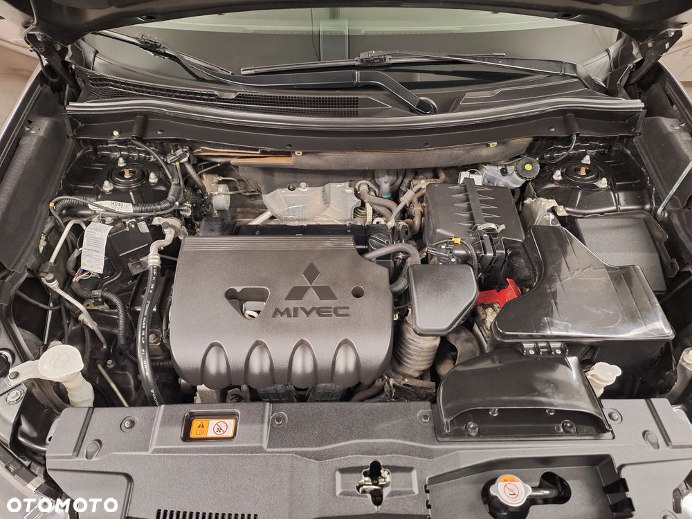 Mitsubishi Outlander 2.0 2WD Diamant Edition - 37