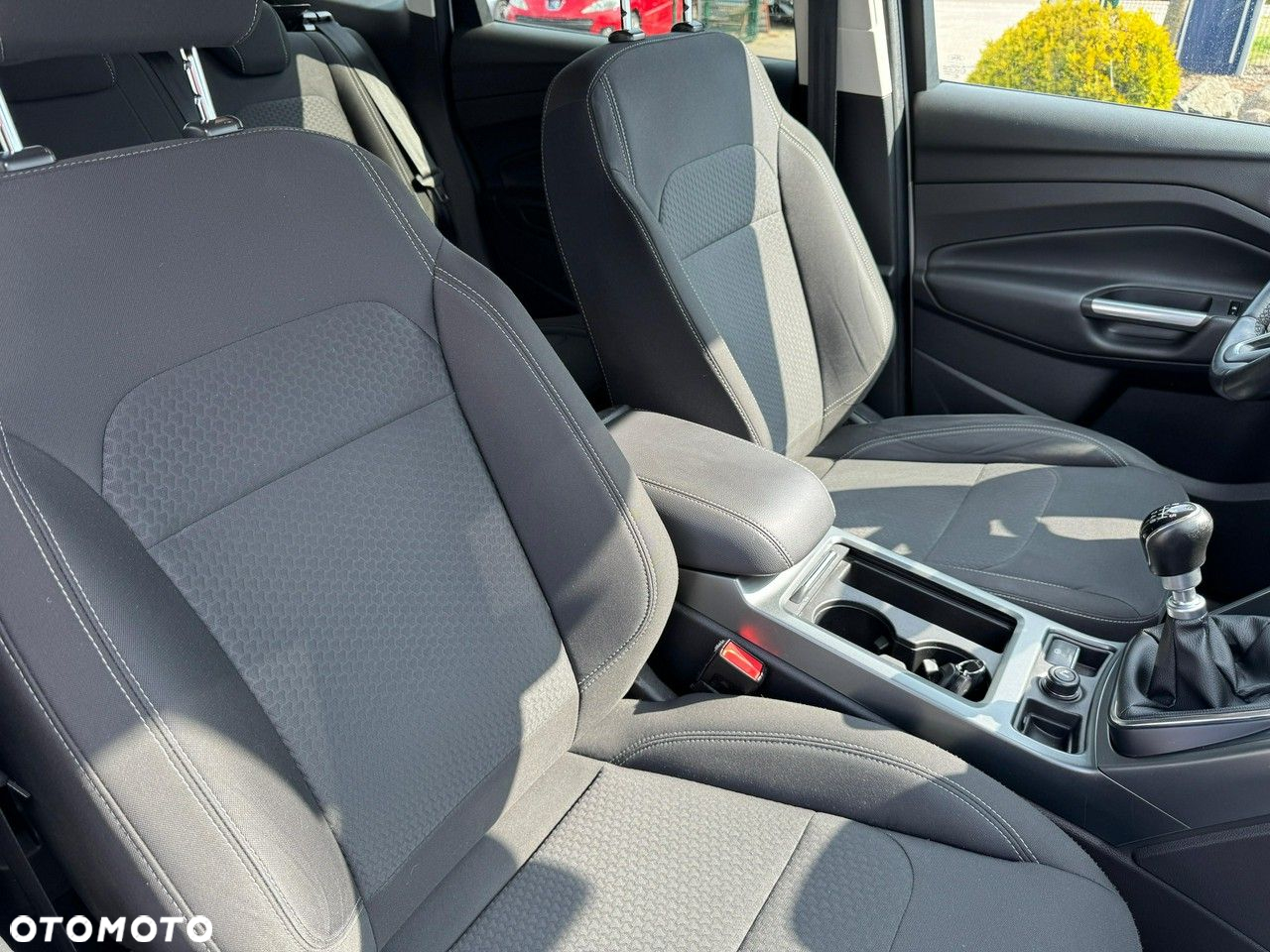 Ford Kuga - 31
