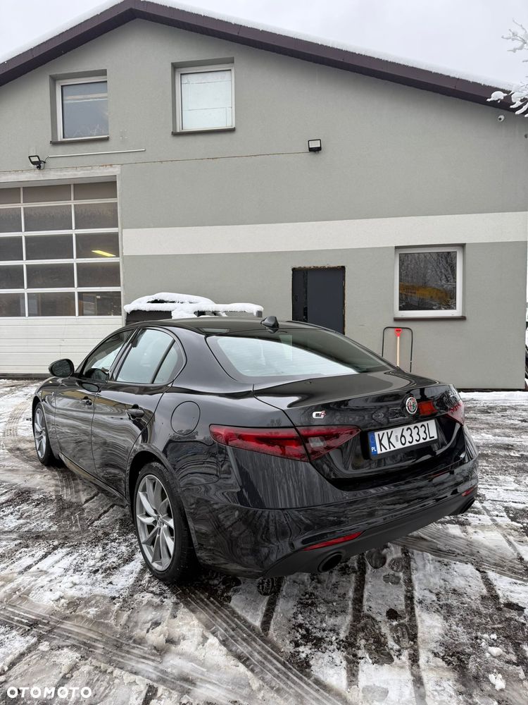 Alfa Romeo Giulia - 9
