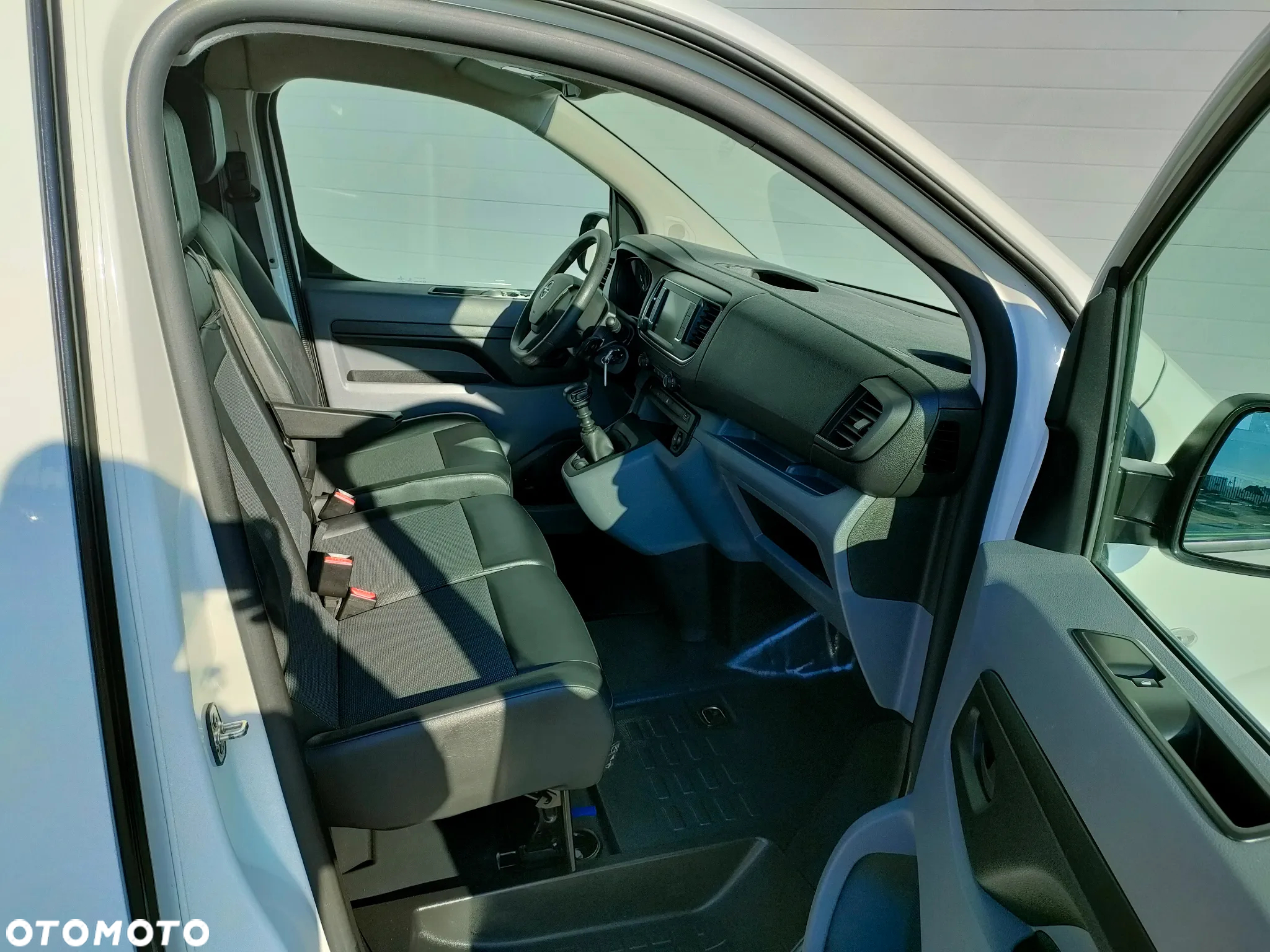 Opel Vivaro - 17