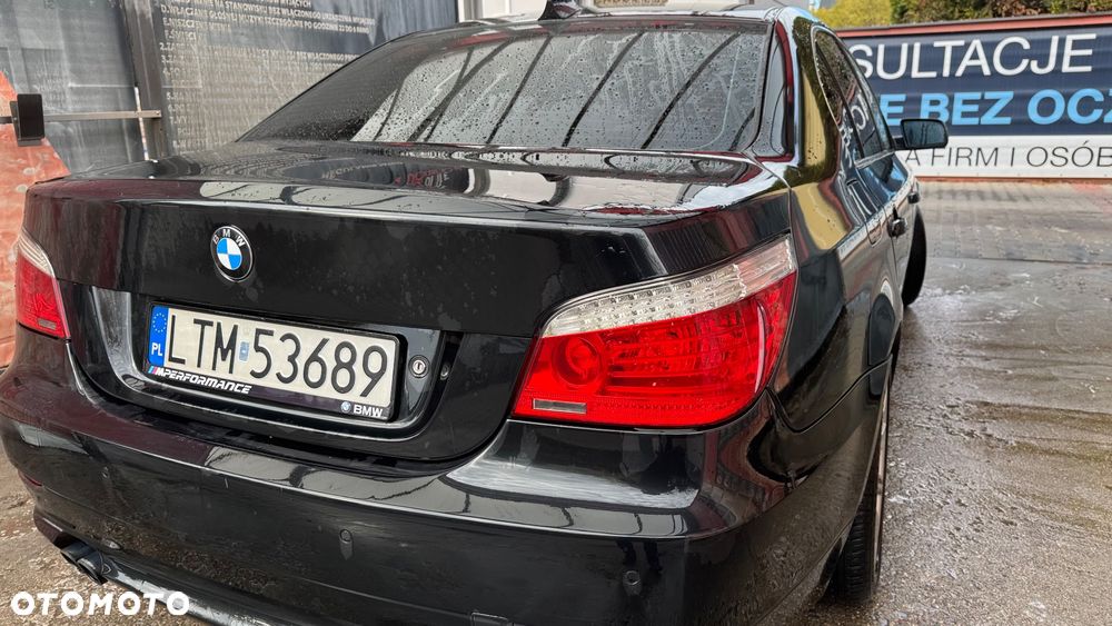 BMW Seria 5 525d - 33