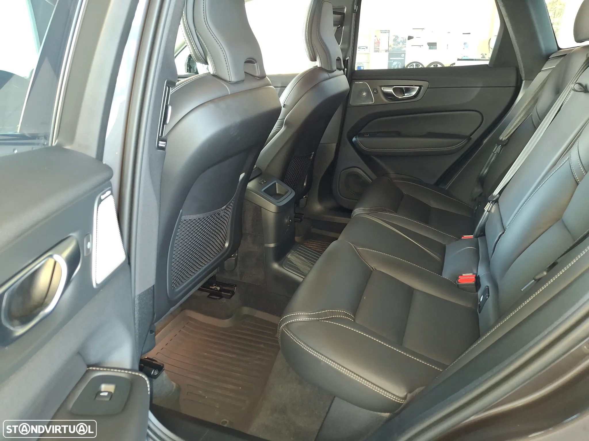 Volvo XC 60 2.0 T8 PHEV Ultra Dark AWD - 7