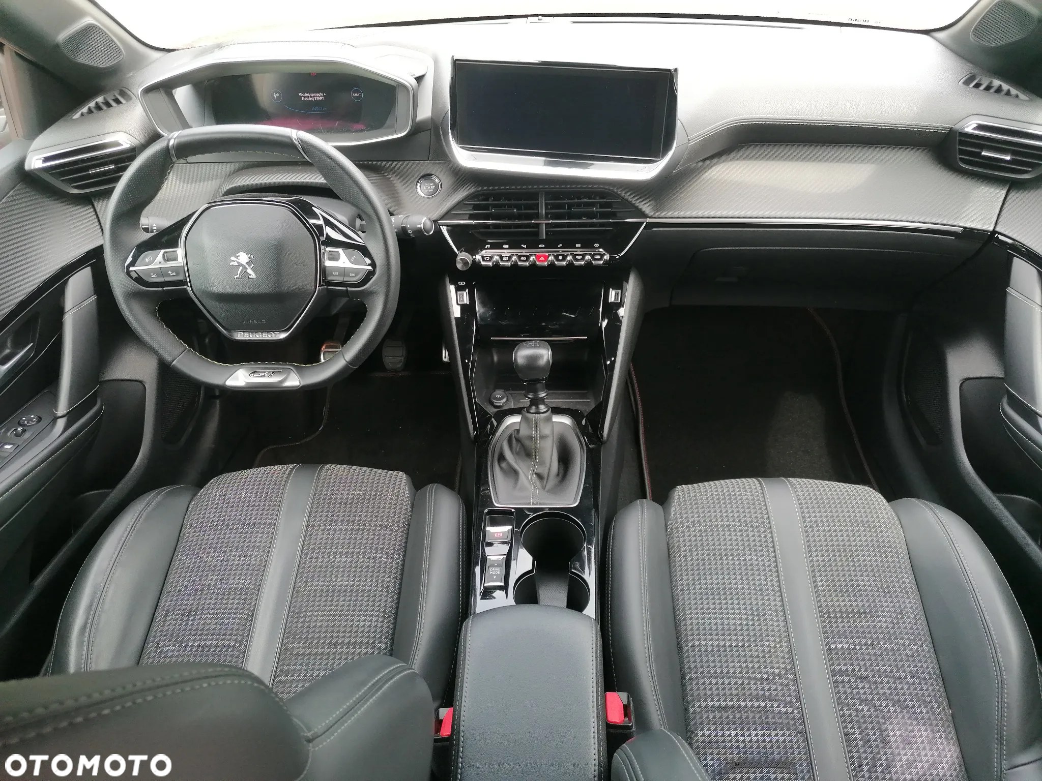 Peugeot 208 PureTech 100 GT - 18