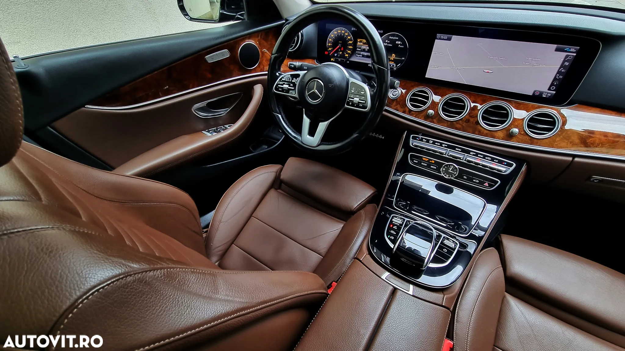 Mercedes-Benz E 220 d T 9G-TRONIC Avantgarde - 24