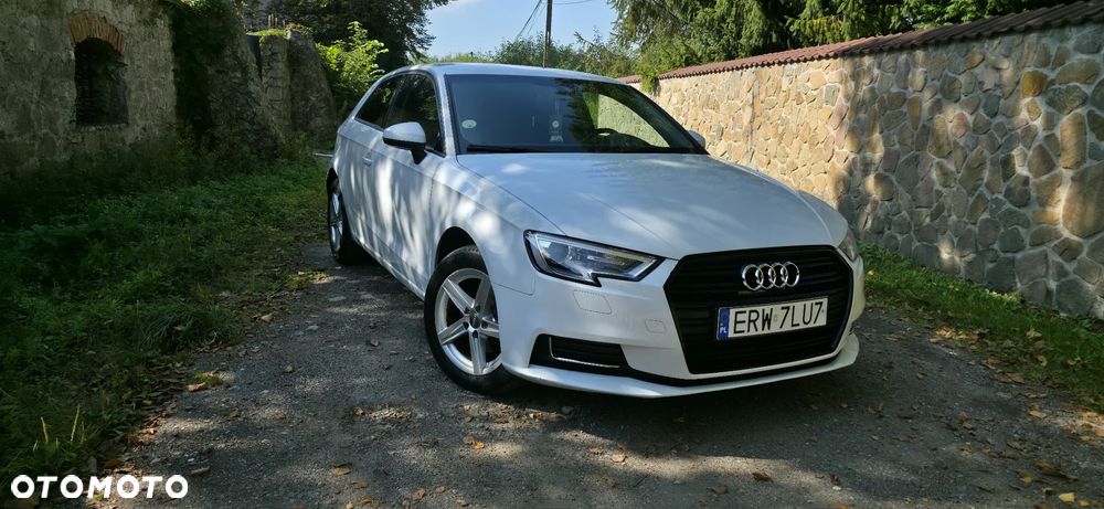 Audi A3 1.6 TDI (clean diesel) S tronic Ambiente - 1