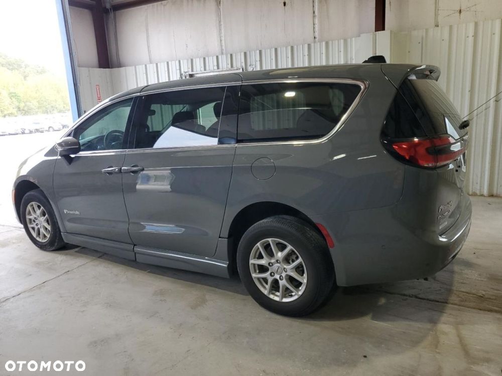 Chrysler Pacifica - 6