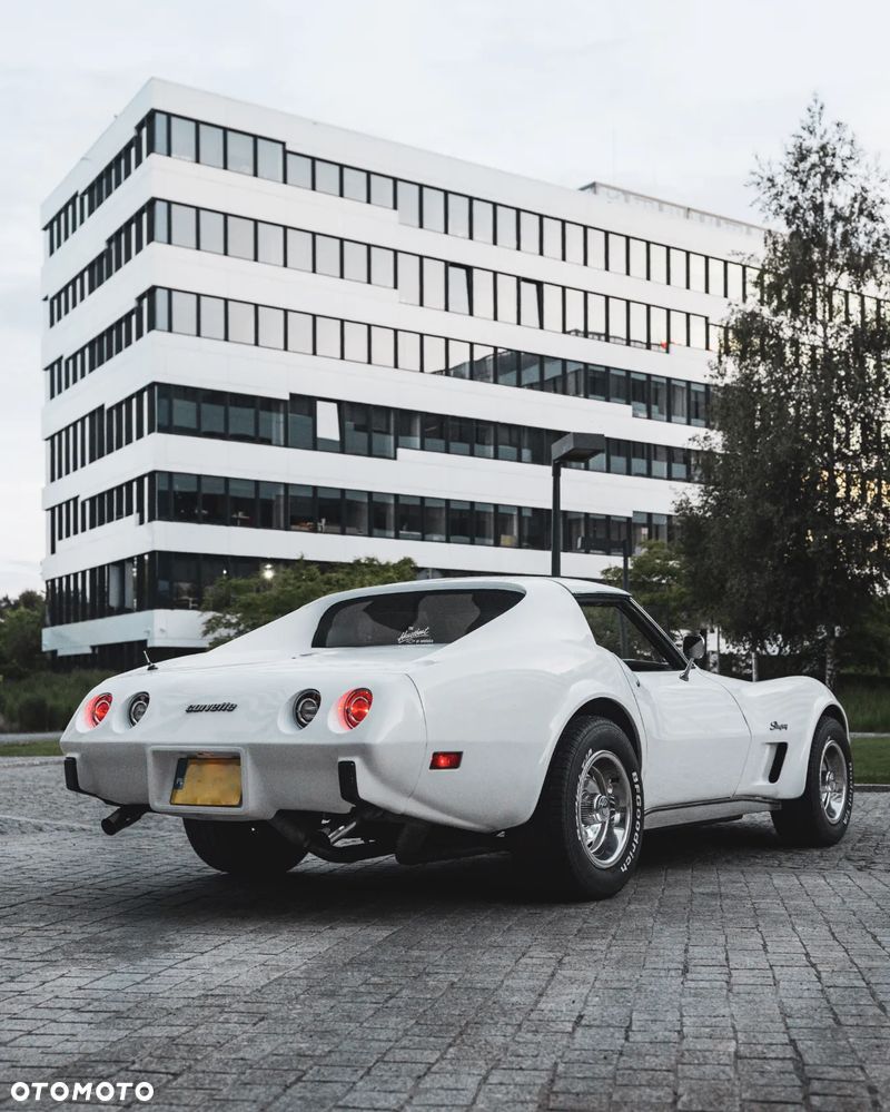 Chevrolet Corvette - 10