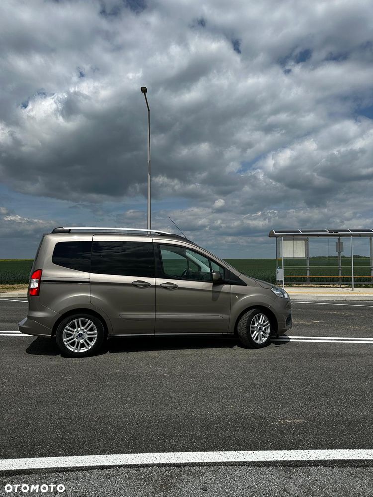 Ford Tourneo Courier 1.5 TDCi Titanium - 10