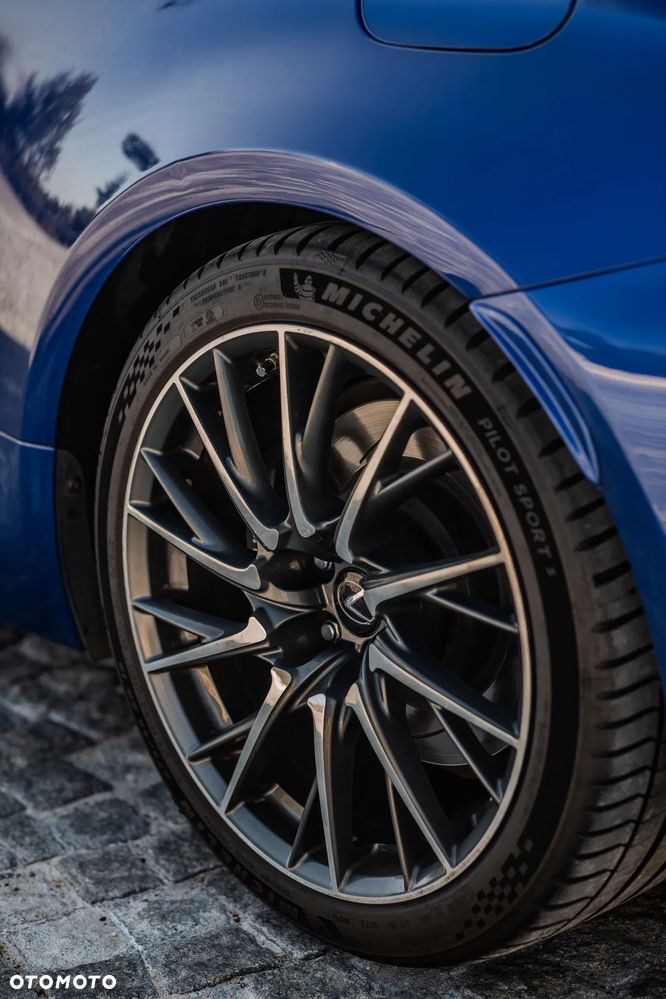 Lexus RC F Carbon - 17
