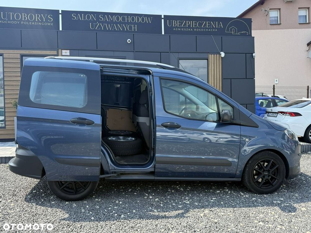 Ford Transit Courier - 11