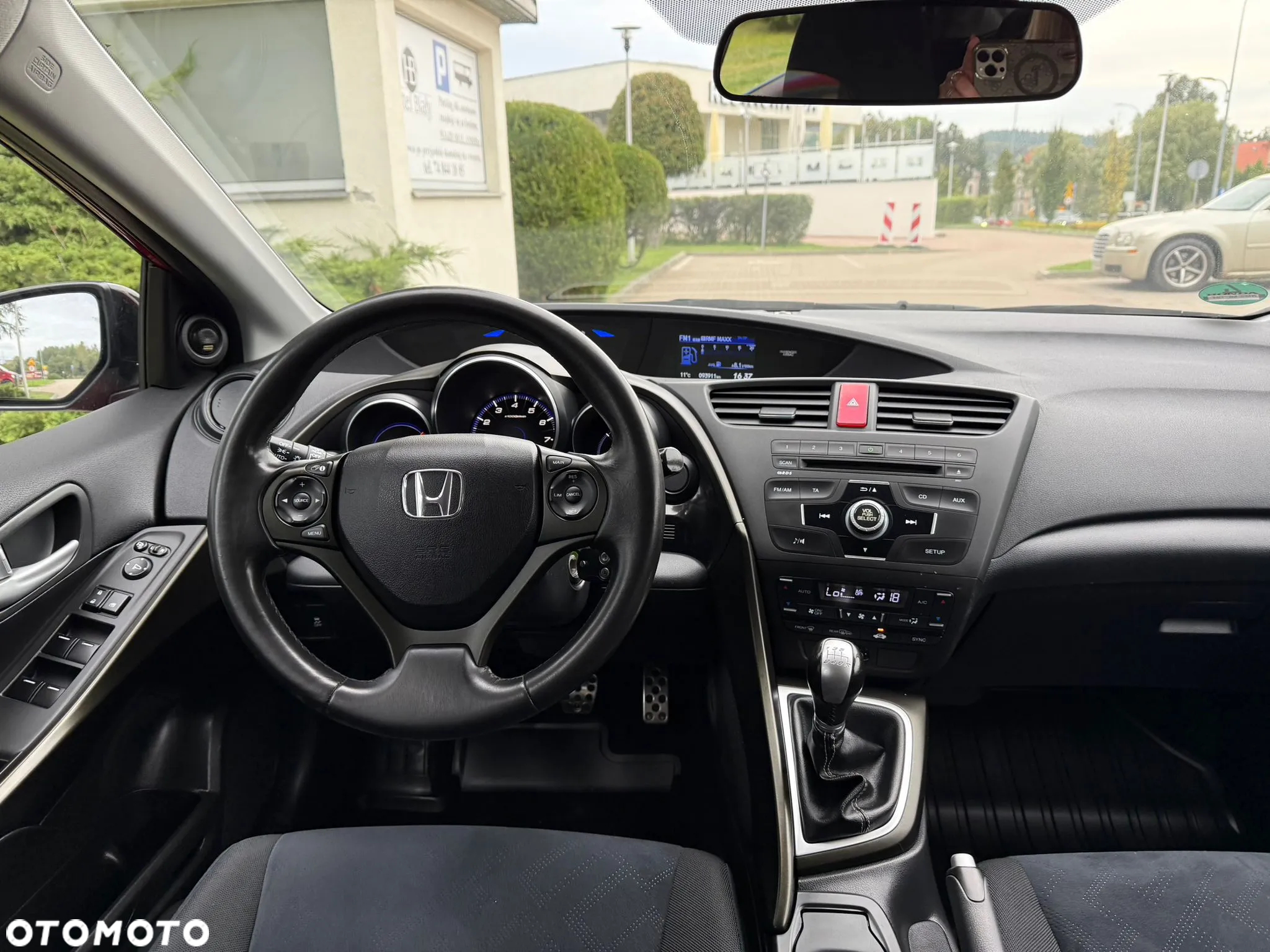 Honda Civic 1.8 i-VTEC Executive Black Edition - 24