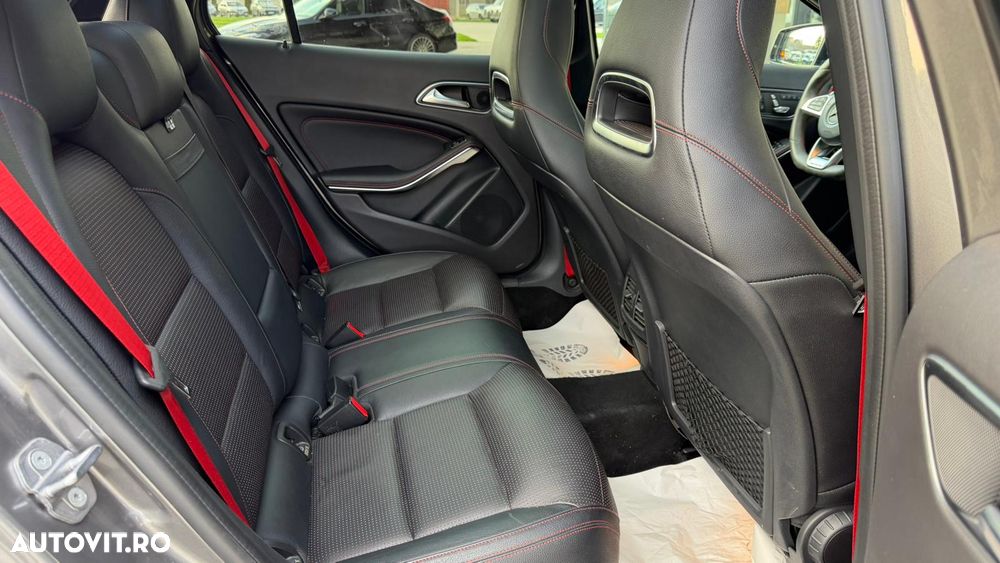 Mercedes-Benz GLA - 15