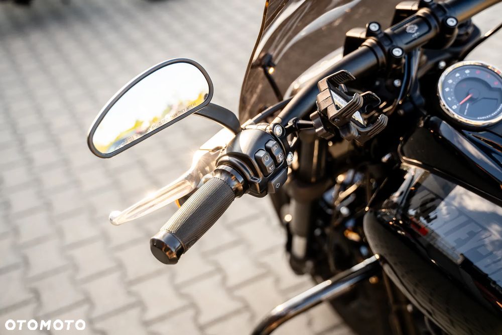 Harley-Davidson Softail Fat Bob - 11