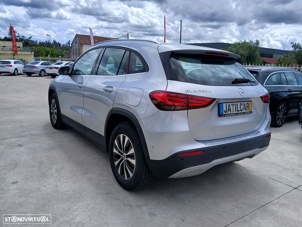 Mercedes-Benz GLA 250 e 8G-DCT - 7