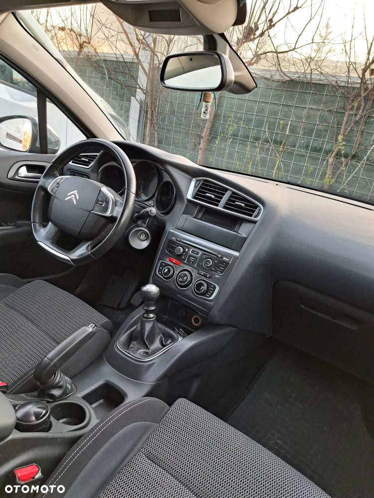 Citroën C4 e-HDi 115 Selection - 13