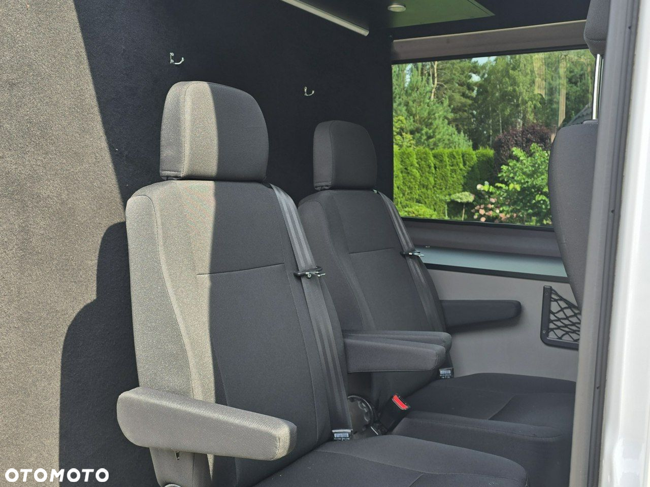 Mercedes-Benz Sprinter - 12