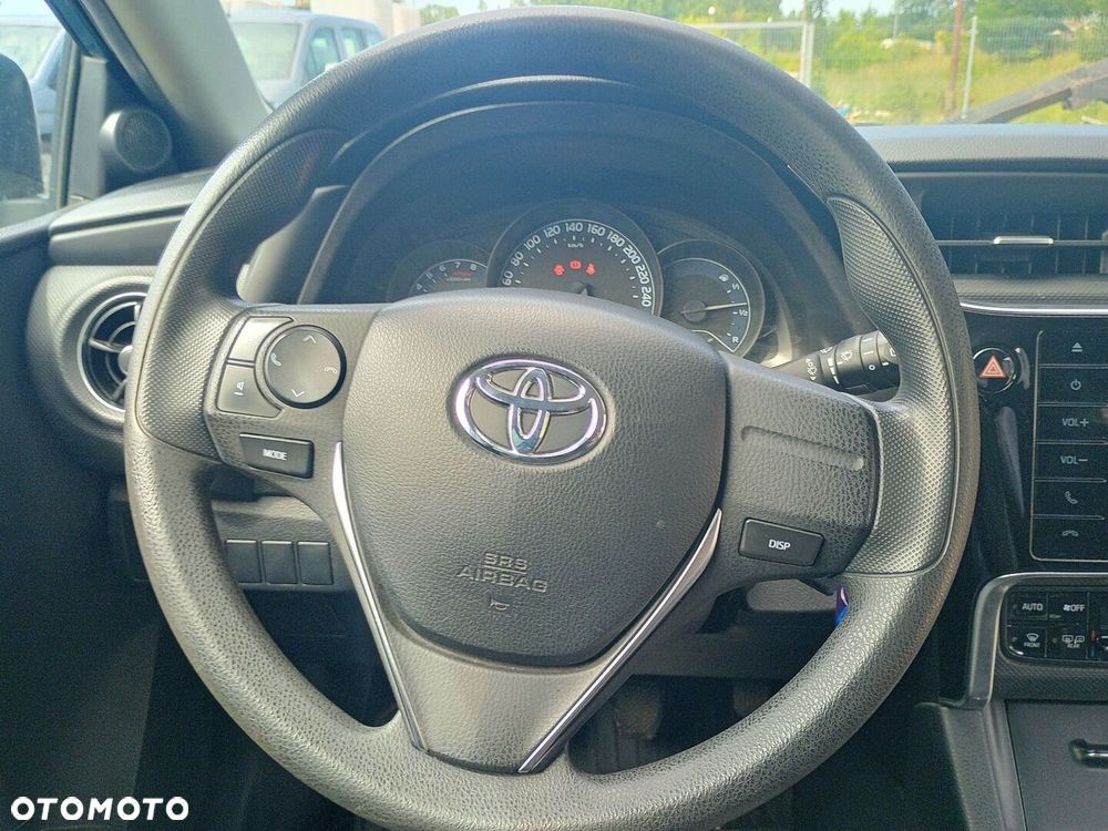 Toyota Auris - 13
