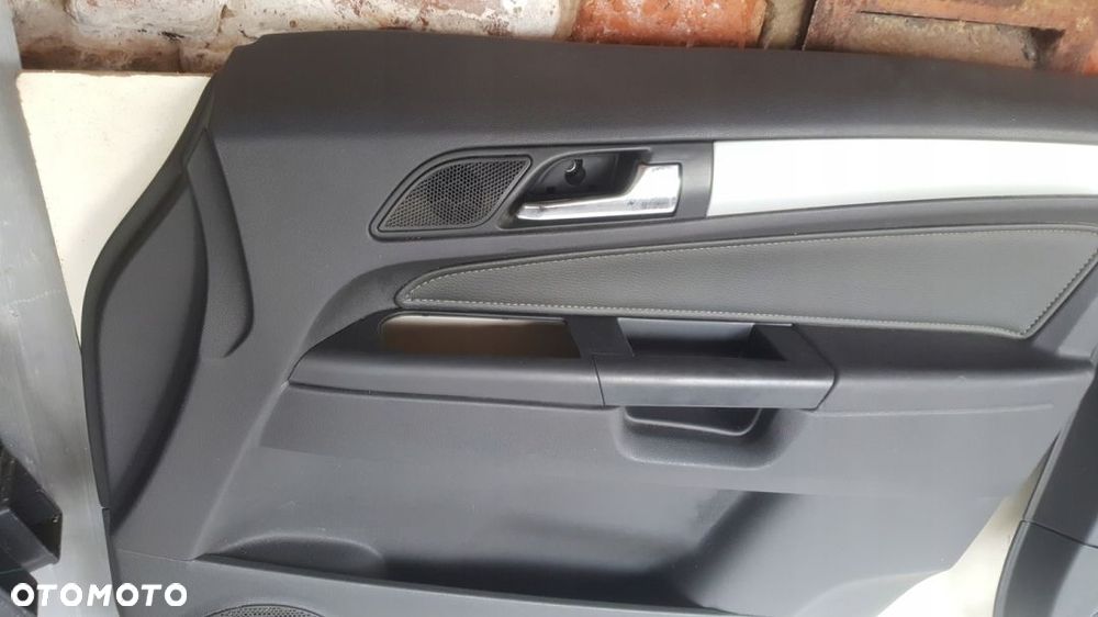 tapicerka drzwi prawa Opel Zafira B - 6
