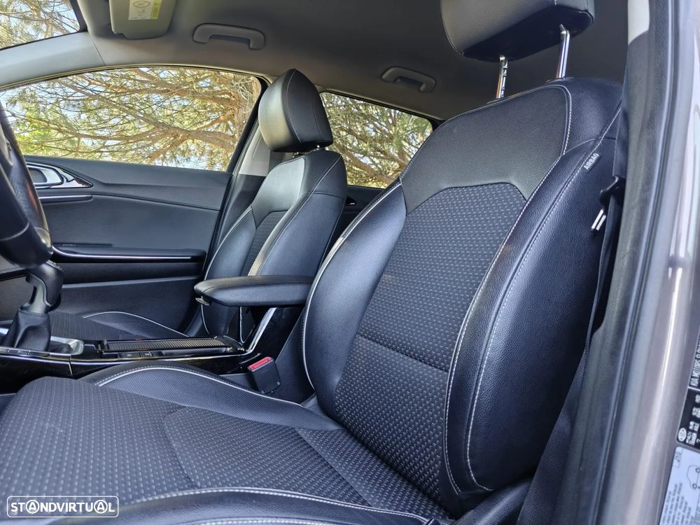 Kia Ceed SW 1.0 T-GDI TX+SRF - 25