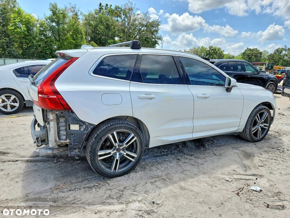Volvo XC 60 - 4