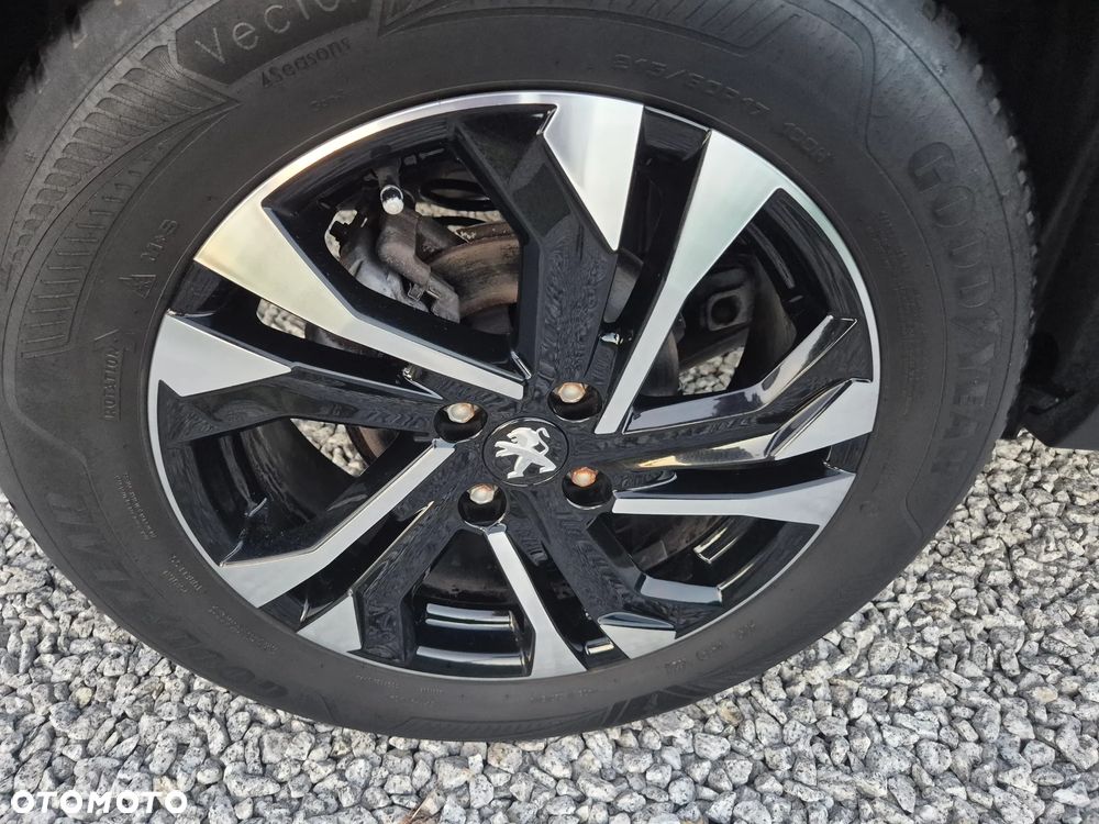 Peugeot 2008 1.2 PureTech Active Pack S&S - 22