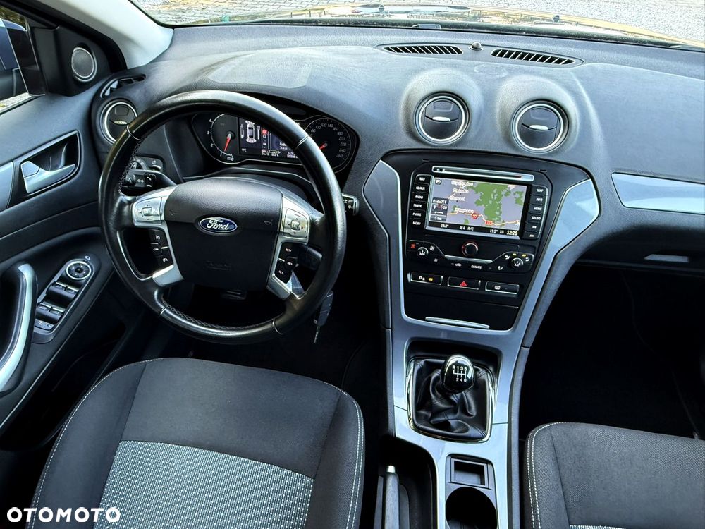 Ford Mondeo - 27