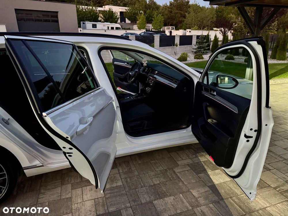 Volkswagen Passat 2.0 TDI EVO Elegance DSG - 23