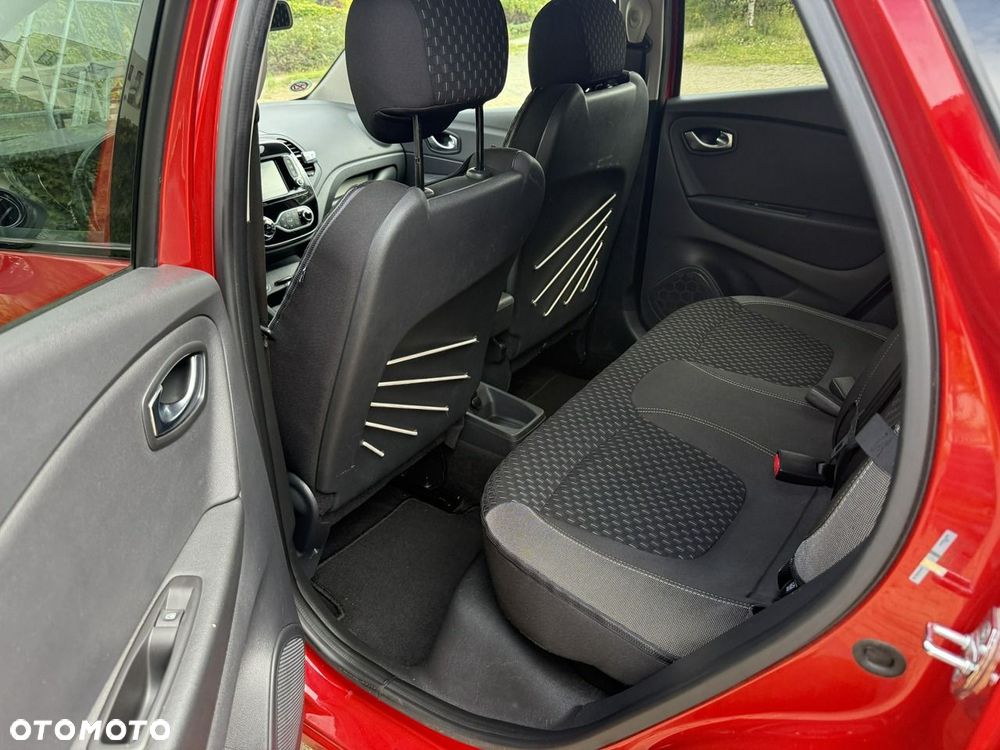 Renault Captur TCe 150 EDC GPF BOSE EDITION - 11