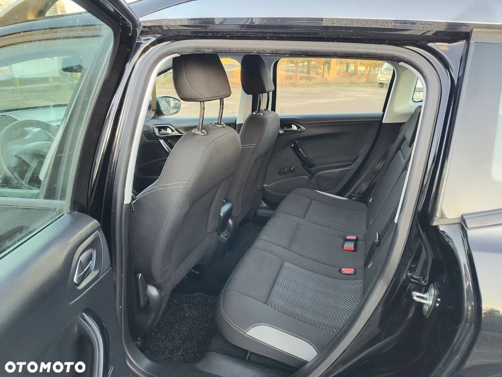 Peugeot 2008 - 8
