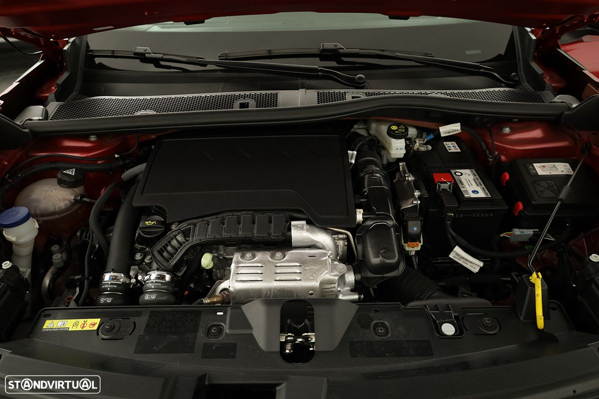 Peugeot 2008 1.2 PureTech Allure EAT8 - 23