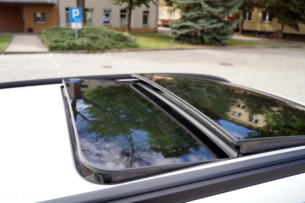 BMW Seria 3 330d DPF Edition Sport - 28