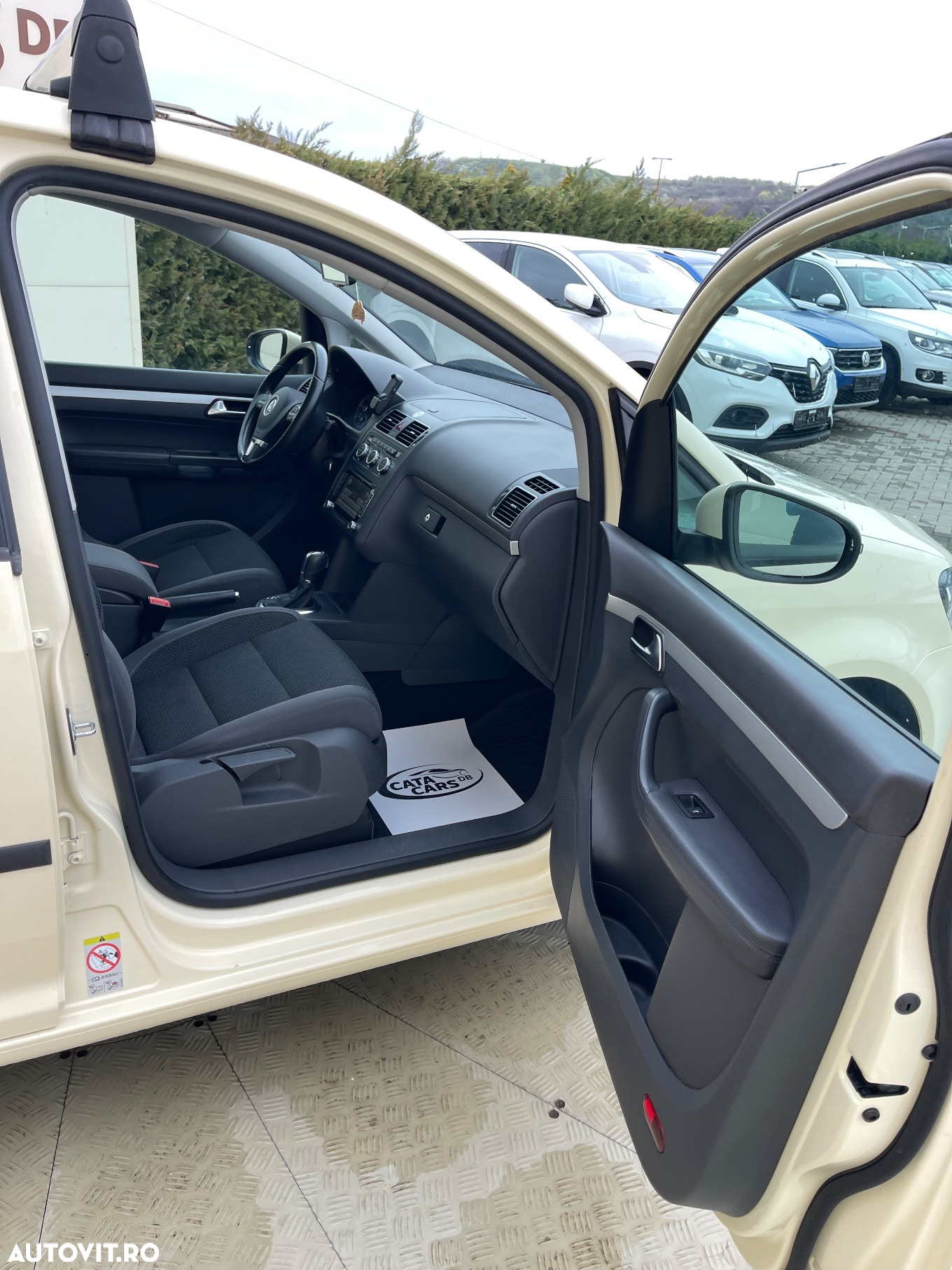 Volkswagen Touran 2.0 TDI DSG Comfortline - 22