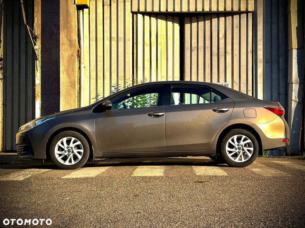 Toyota Corolla - 13