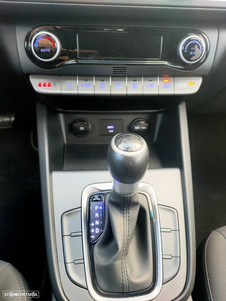 Hyundai Kauai 1.6 GDi HEV Premium - 17