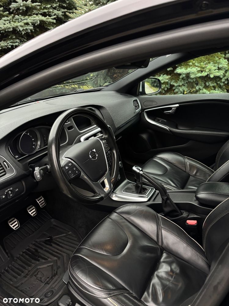 Volvo V40 D3 Drive-E R-Design Momentum - 20